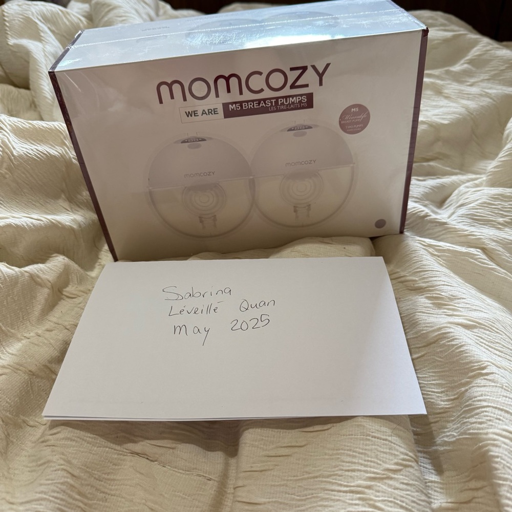 Momcozy M5 purple breast pump